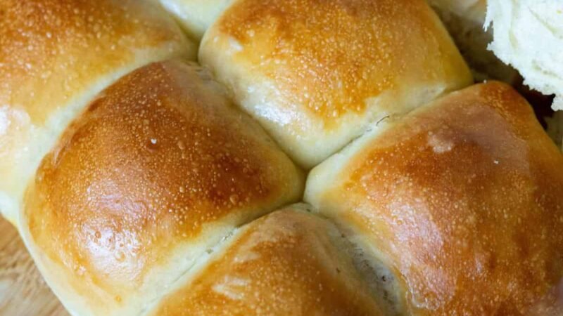 Receita de Pão Simples e Fofinho (Perfeito para o Dia a Dia) 4.7 (107)