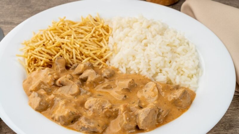 Receita Strogonoff de Carne Cremoso Deliciosa para o Almoço 5 (18)