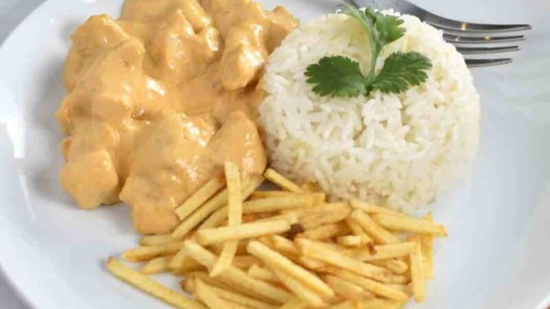 Strogonoff de Frango Simples e Rápido com Creme de Leite 5 (12)