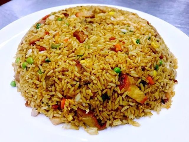 Arroz Frito com Frango do Campo e Abacaxi com Coentros