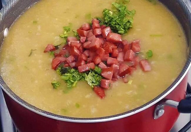 Caldo de Mandioca com Bacon: Simples, Cremoso e Saboroso! 5 (12)