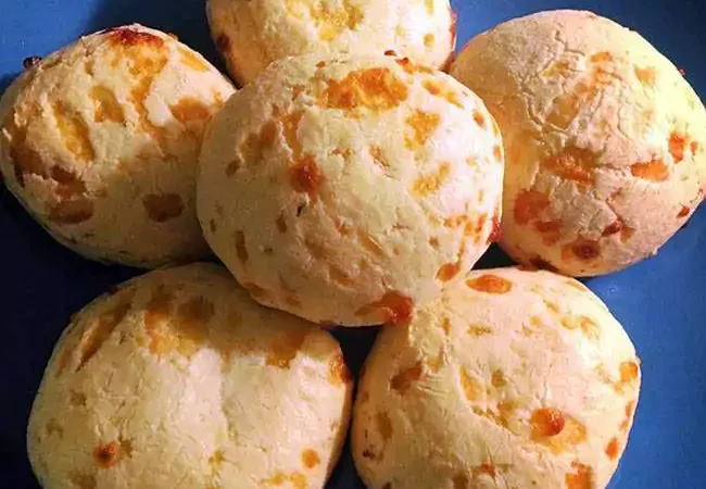 Aprenda a Fazer Pão de Queijo Fácil Usando Apenas 3 Ingredientes Básicos 5 (9)