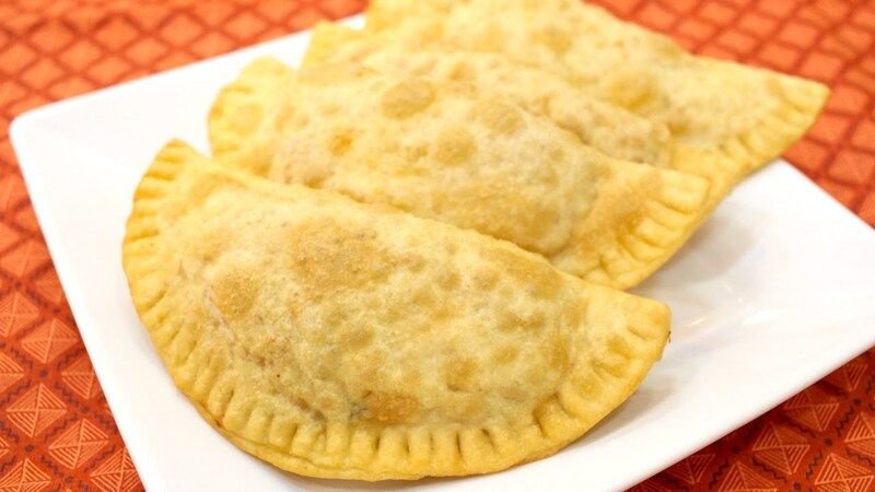 Como Fazer Massa de Pastel Caseiro com 3 Ingredientes