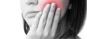 Como Aliviar a Dor de Dente Rapidamente com Remédios Caseiros? 🤔🦷