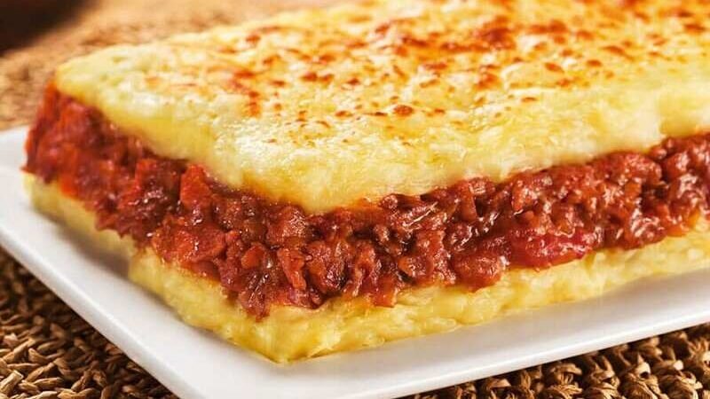 Receita de Escondidinho de Carne Seca com Mandioca Passo a Passo 5 (10)