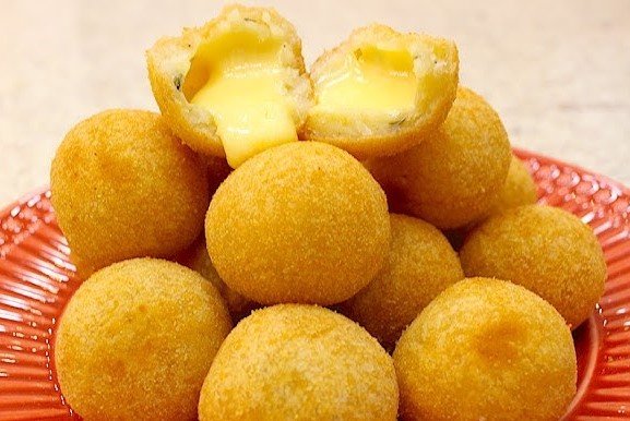 Bolinho de Queijo Frito com 3 Ingredientes