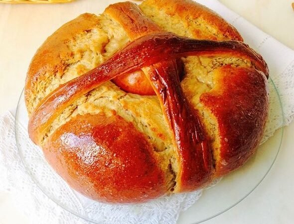 Folar doce da Páscoa com massa fofa e ovos cozidos 0 (0)