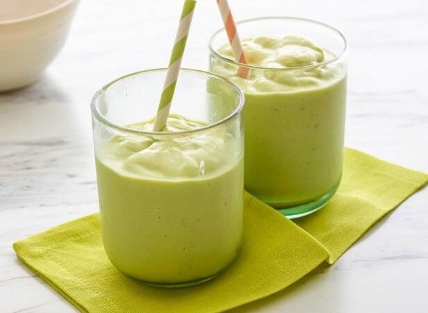 Vitamina de Abacate com Banana: Uma Receita Saudável para Seu Dia 5 (15)