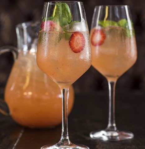 Sangria de Espumante com Frutas