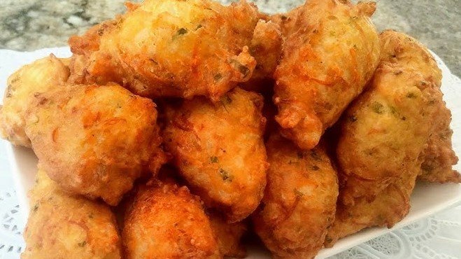 Bolinho de Chuchu com Queijo e Ervas