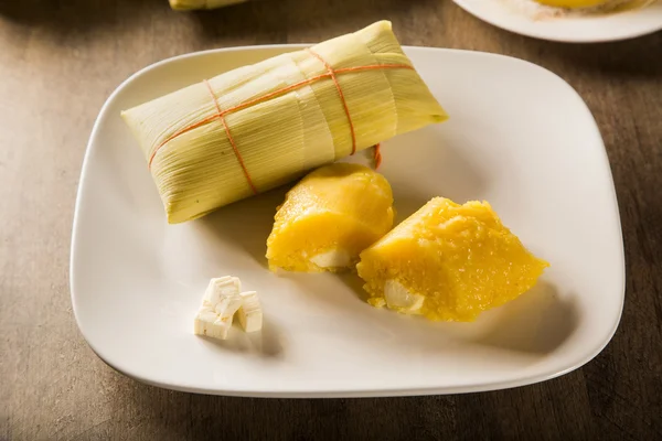 Pamonha com Queijo