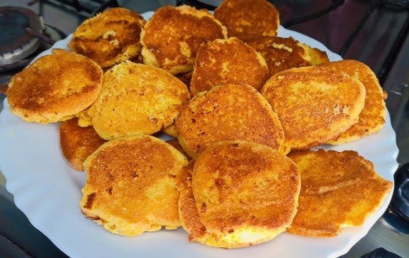 Broinha de Milho na Frigideira