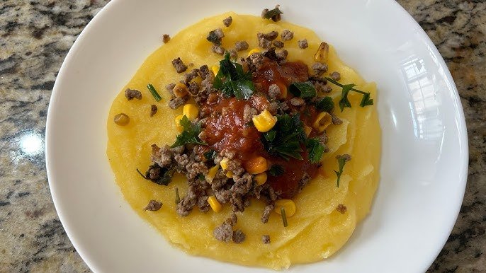 Polenta com Carne Desfiada