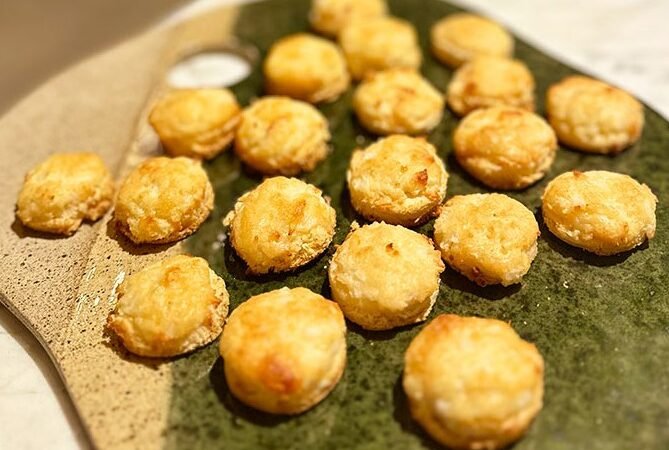 Como Preparar Aperitivo de Cebola com Parmesão 5 (12)