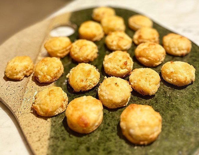 Aperitivo de Cebola e Parmesão