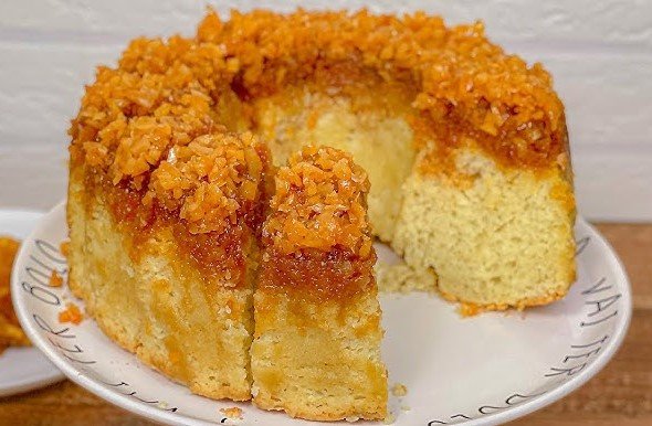 Bolo Cocada com cobertura de cocada cremosa