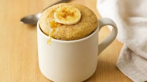 Bolo de Caneca de Banana com Doce de Leite