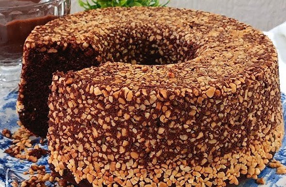 Bolo de Chocolate com Amendoim