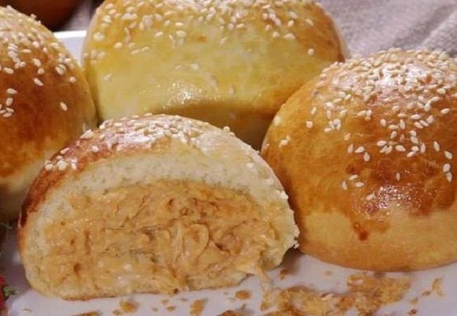 Pão de Batata Recheado com Frango