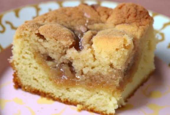 Cuca Recheada com Doce de Leite