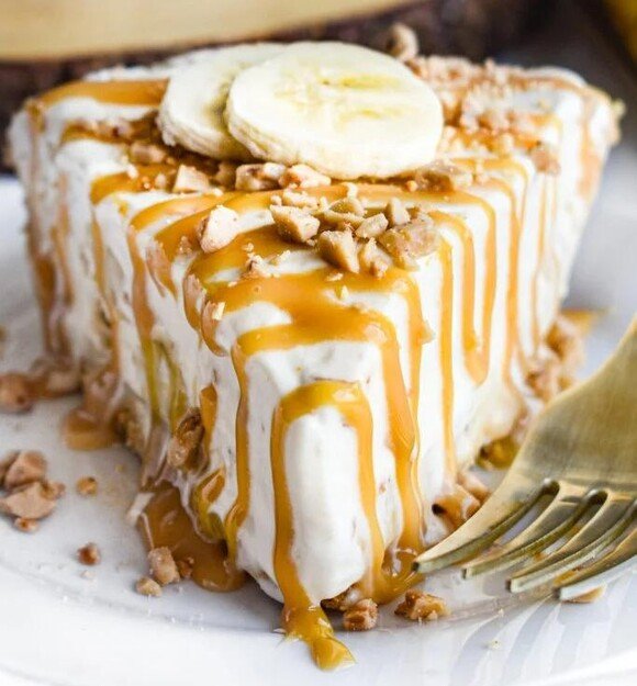 Torta Gelada com Calda de Caramelo