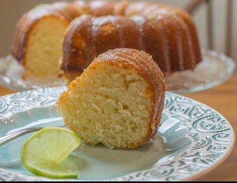 Bolo de Limão Siciliano com Iogurte
