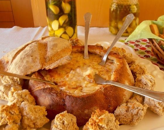 Broa Recheada com Enchidos e Queijo
