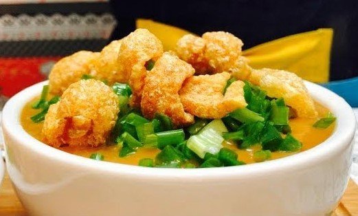 Caldo de Feijão com Torresmo