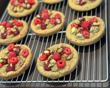 Cookies de Pistache e Framboesa