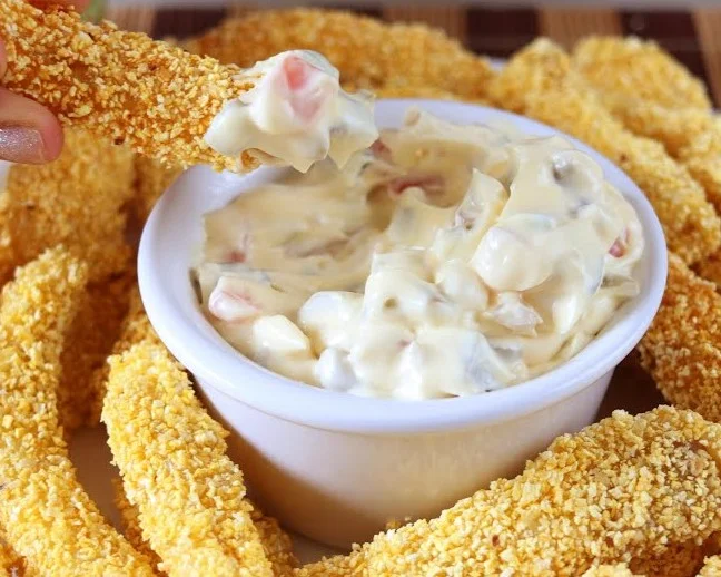 Peixe Frito Crocante com Molho