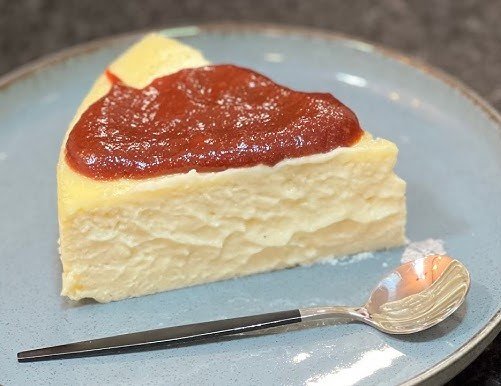 Torta Cremosa de Queijos com Goiabada