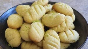 Bolachinha de Creme de Leite com Raspas de Limão