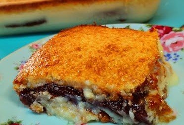 Bolo de Queijadinha com Goiabada