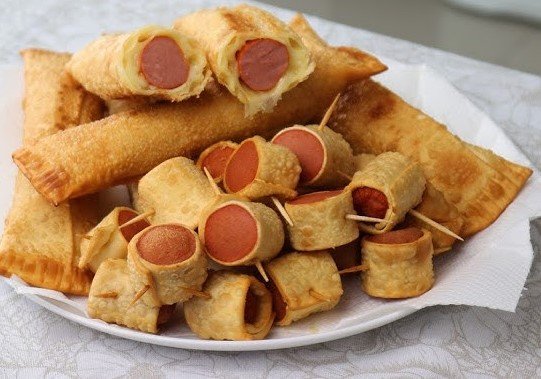 Enroladinho de Salsicha com Queijo