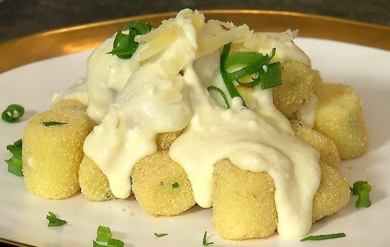 Nhoque com Creme de Pera, Brie e Mel