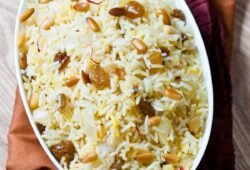 Arroz com passas e castanhas