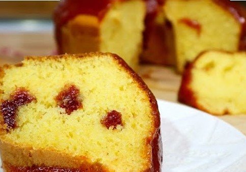 Bolo de Flocão de Milho com Goiabada no Liquidificador