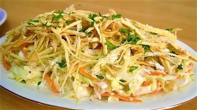 Salpicão de Frango com Repolho Cremoso