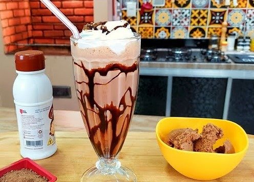 Como Fazer Milkshake de Chocolate cremoso em Casa 5 (8)