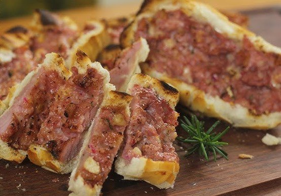 Pão de Alho com Linguiça Toscana