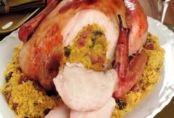 peru de natal recheado com farofa