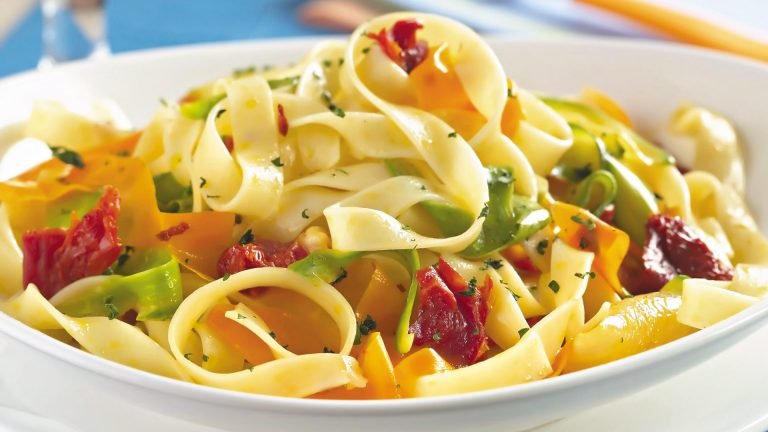 Talharim com Tomate Seco