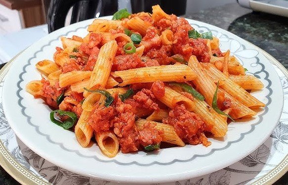 Rigatoni com Linguiça e Alho