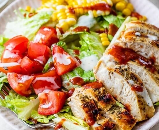 Salada com frango grelhado fácil, leve e nutritiva 5 (12)