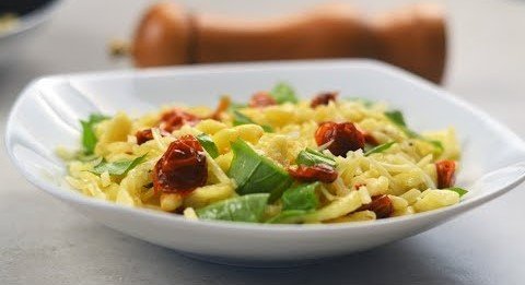 Salada de Nhoque Caprese Leve Perfeita para Refeições Rápidas 5 (1)