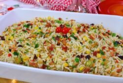 Arroz à Grega Colorido para Ceia fácil de fazer