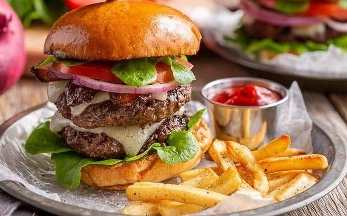 Hambúrguer Caseiro Suculento com Temperos Naturais 5 (12)