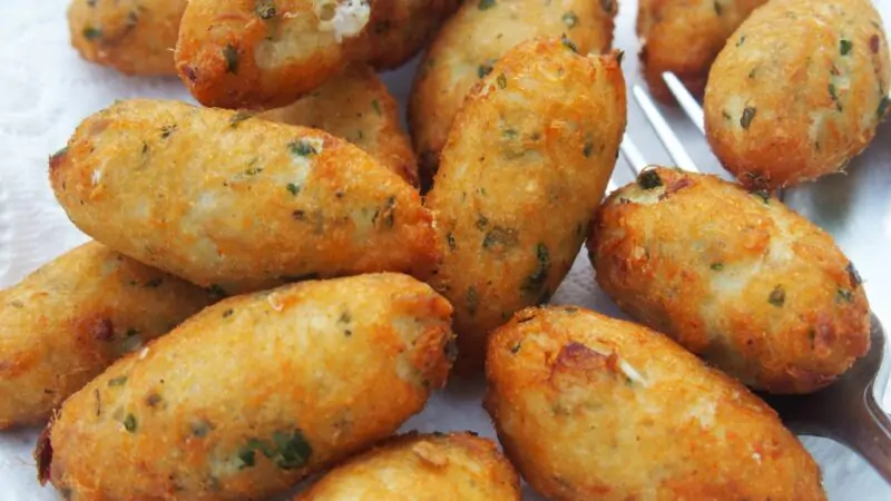 Pastéis de Bacalhau Assados no Forno Leves e Crocantes 5 (8)