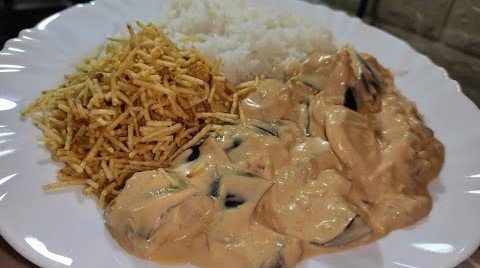 Receita Simples de Strogonoff Vegetariano com Berinjela e Cogumelos 5 (10)