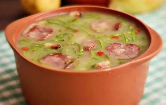 Receita de Caldo Verde Tradicional com Linguiça 5 (18)